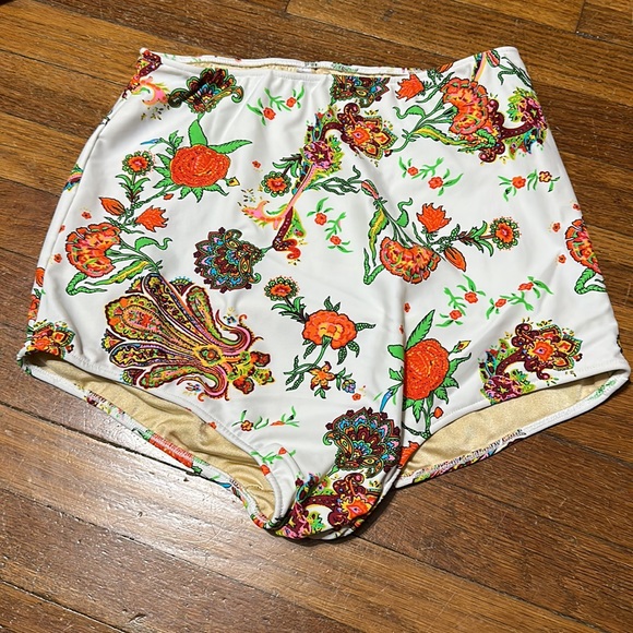 Red Dolly Women’s Vintage Style Bikini, Floral, Large - Picture 4 of 8